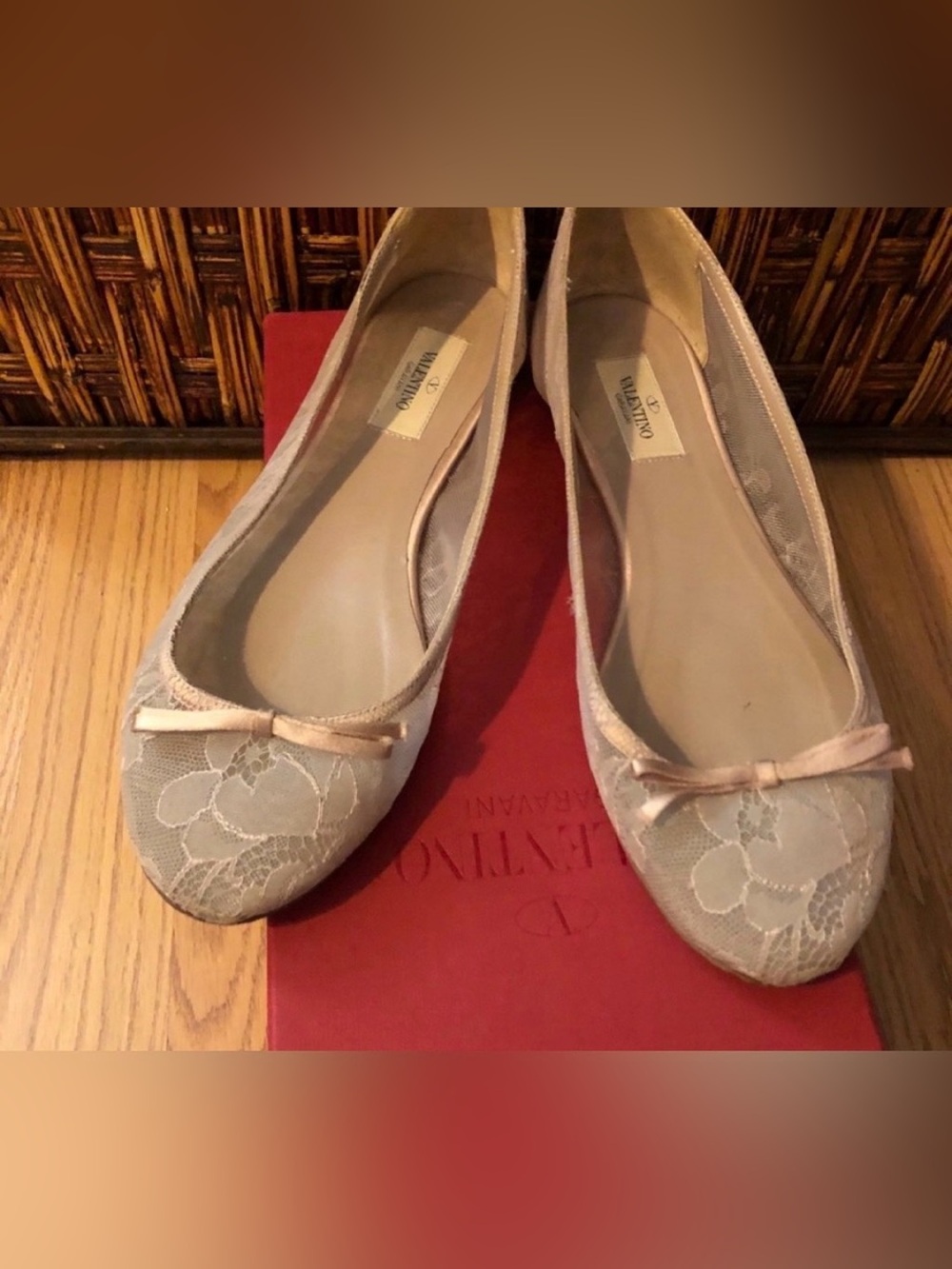 Authentic Valentino Garavani Lace Ballet Flats in size 39